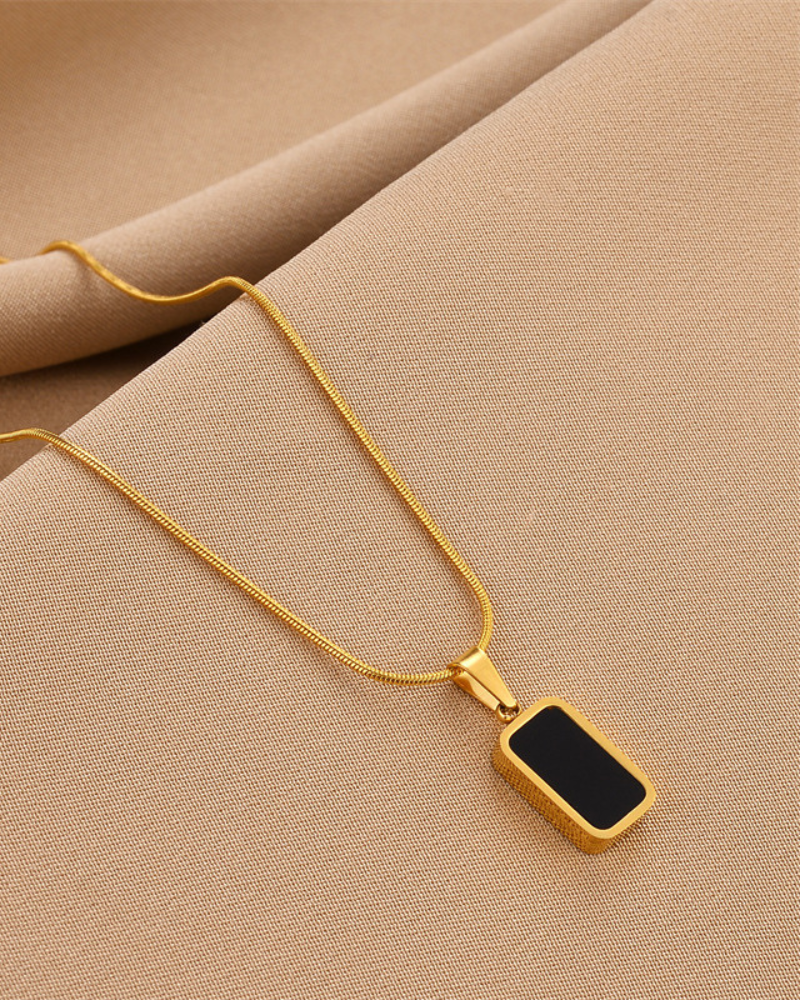 Noir Necklace